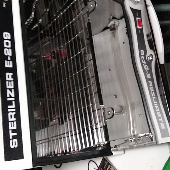 Makeup tool sanitizer cabinet oven - Picture 2 of 9